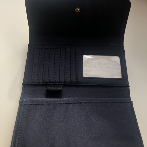Tommy Hilfiger Beige Wallet - Picture 5 of 8